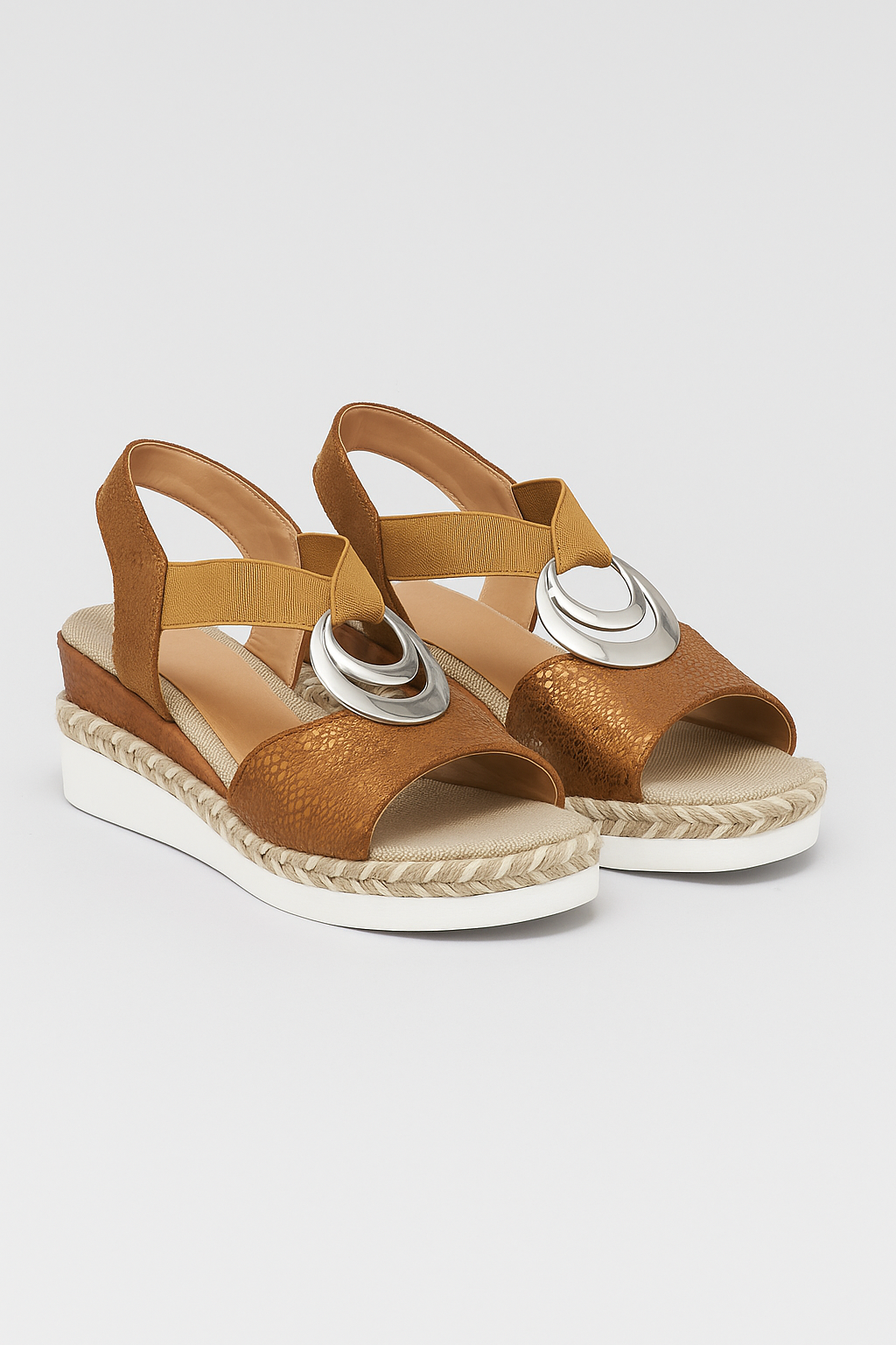 Briella | Boho-Inspired Platform Sandals with Metallic Accent