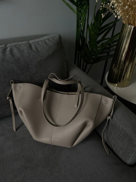 Lydia | Vintage-Inspired Tote Bag