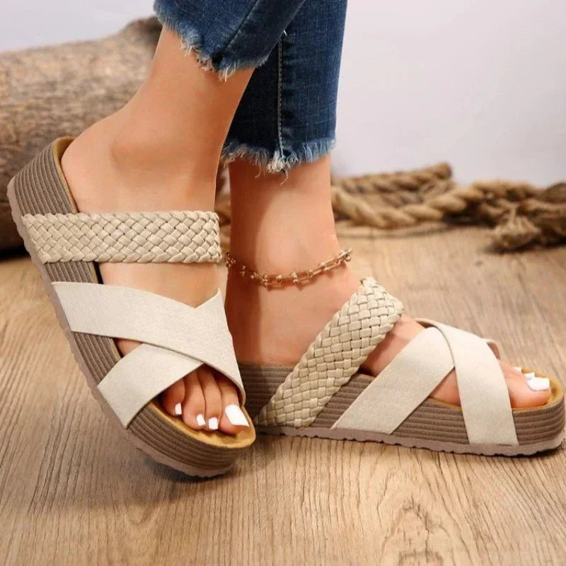 Minimalist Supportive Sandals for Everyday Comfort