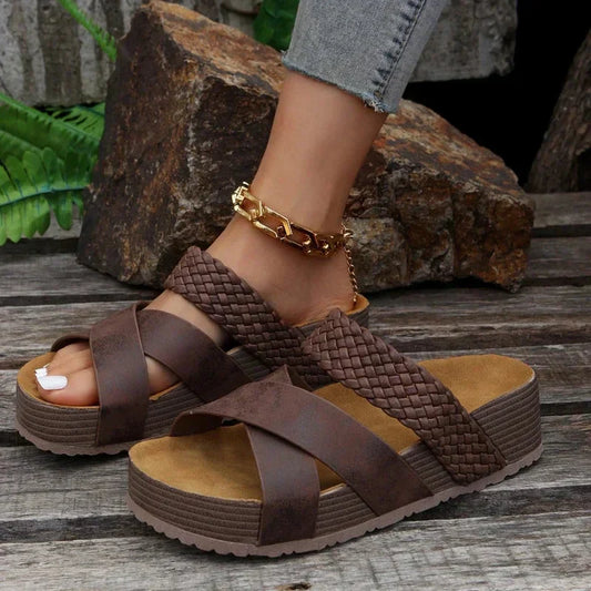 Minimalist Supportive Sandals for Everyday Comfort